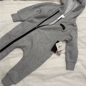 Tiny Tribe Baby Hooded Jumpsuit 6–9 Months | Gray Zip One-Piece NWT